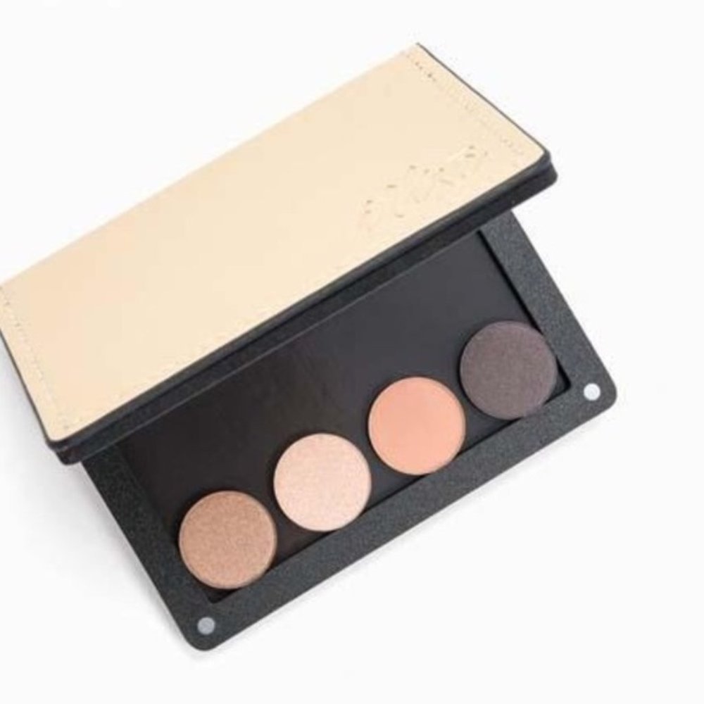 Ittse Palette - NWT - Eye Shadow Magnetic Palette